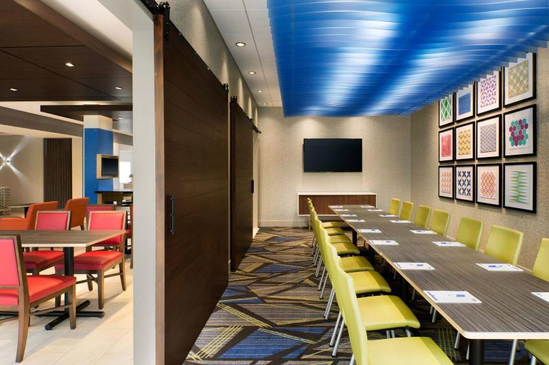 Holiday Inn Express & Suites - Omaha Downtown - Airport By Ihg Екстер'єр фото